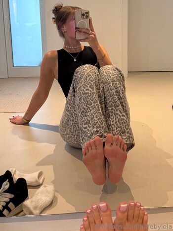 Barebylola