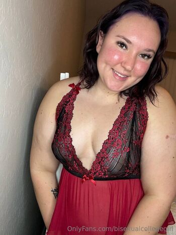 bisexualcollegegirl