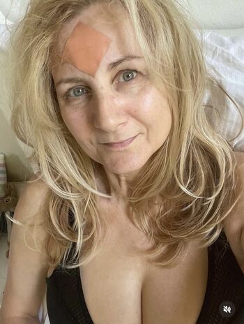 Corrinne Wicks