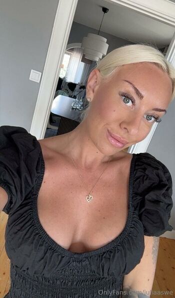 julianaa_bad01