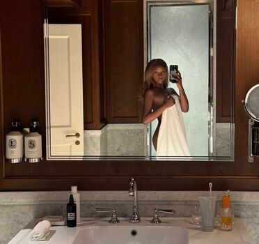 Justine Skye