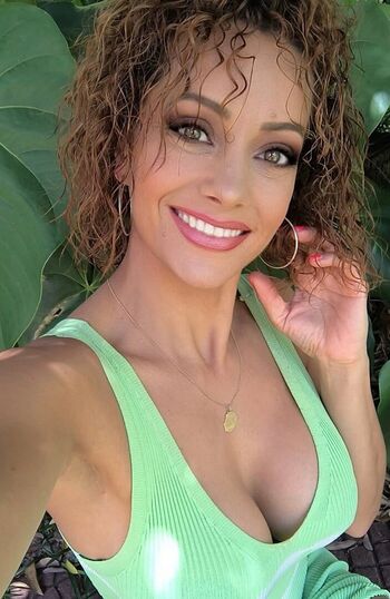 kaleen_moi