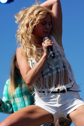 Laura Bell