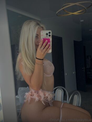 lilyskyblue