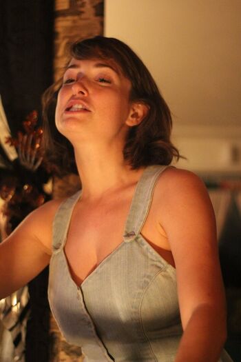 Milana Vayntrub
