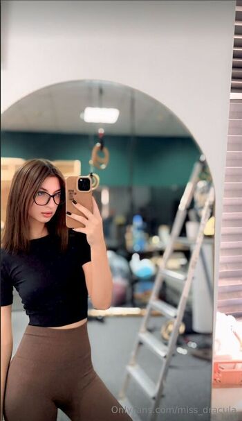 miss_dracula