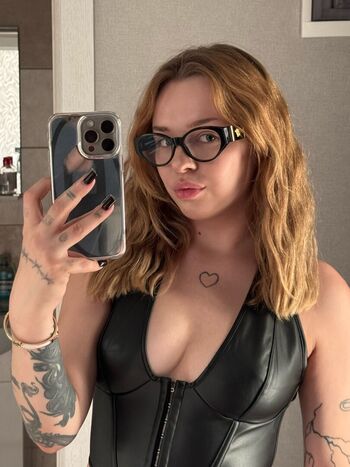 oliviaola_x