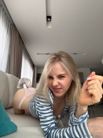 raychel_kiss