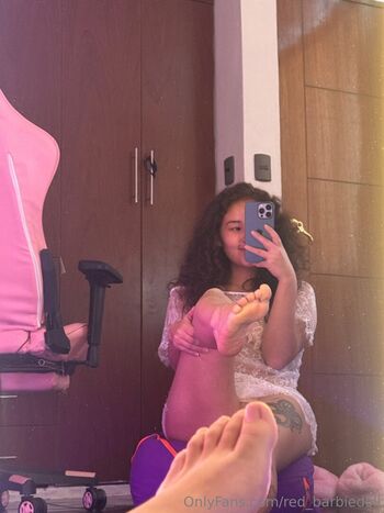 red_barbiedoll