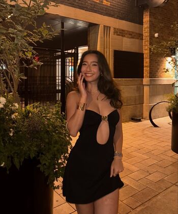 Sabrina Pezeshkian